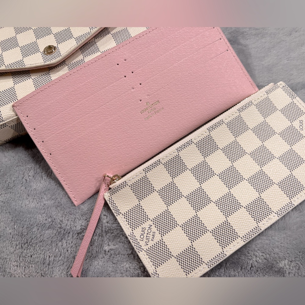 White checkered bag on chain